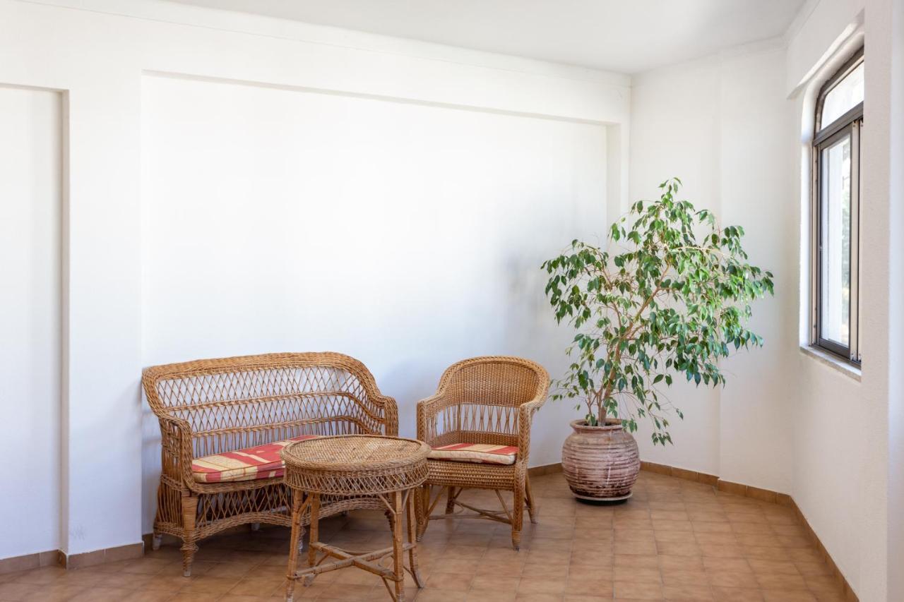 Host Wise - Bright Cozy Flats W Terrace & Pool Apartment Quarteira Bagian luar foto