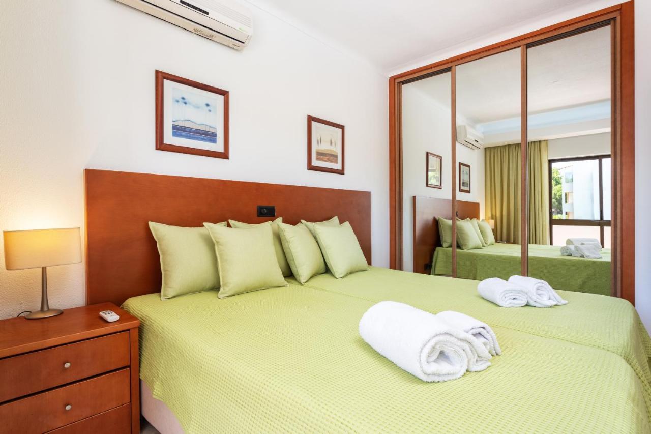 Host Wise - Bright Cozy Flats W Terrace & Pool Apartment Quarteira Bagian luar foto